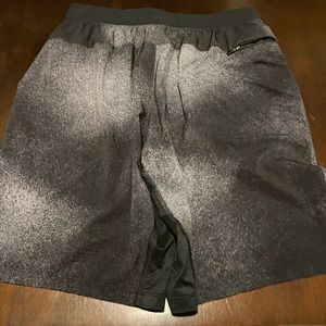 Lululemon men’s 11” shorts
